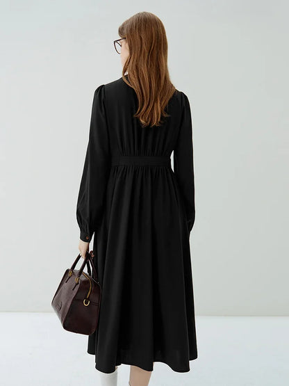 Sophisticated Style: Elegant Commuter Dress